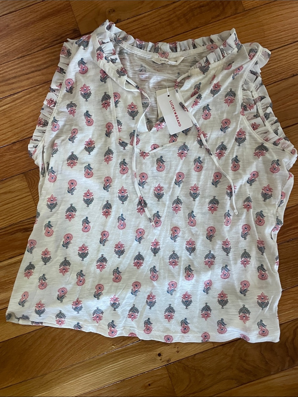 Lucky Brand White Floral Ruffle Tie-Front Tank size M